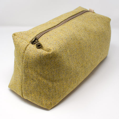 Highland Sunshine Wash Bag